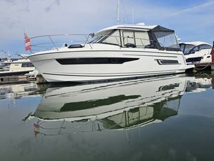 2020 Jeanneau Merry Fisher 895 Offshore