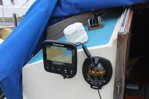 Chartplotter & Compass