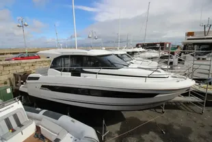 2022 Jeanneau NC 33