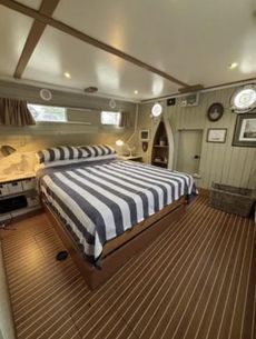 Barge
