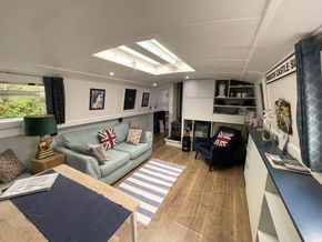 Viking Wide Beam 70ft with Windsor mooring  - Saloon