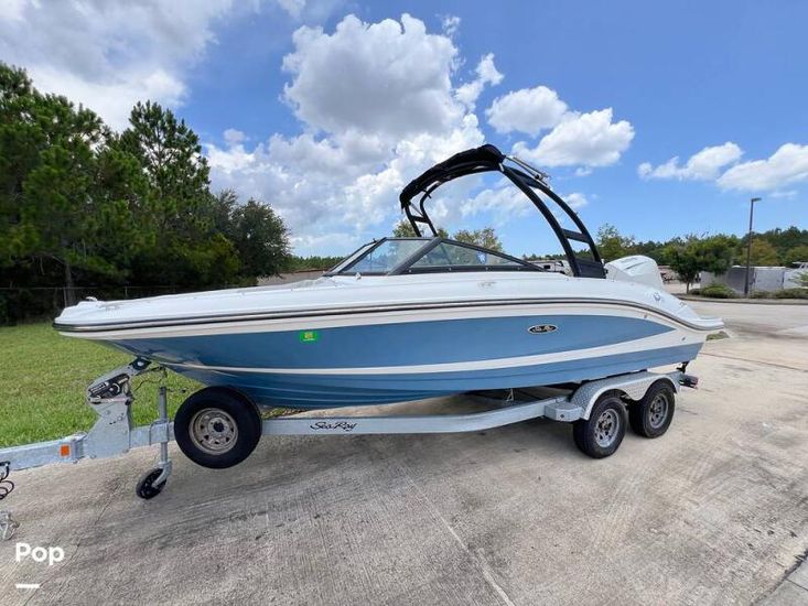 2021 Sea Ray 210 spx