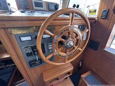 2001 Aquastar 38
