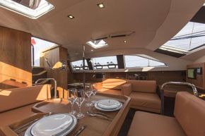 Manufacturer Provided Image: Wauquiez Pilot Saloon 48