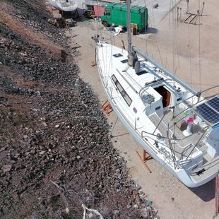 Beneteau Oceanis 37