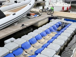 Tetra dock for 6.5-7m boat with air lift