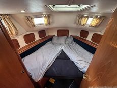 2001 Aquastar 38