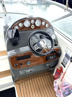 2005 Bayliner  265 9