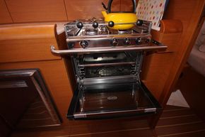 3 hob cooker with oven