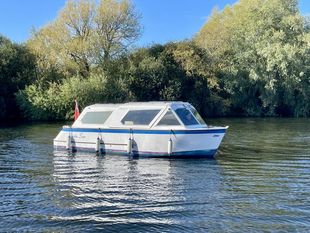 Siesta 22 widebeam river cruiser, Broads cruiser, Boat