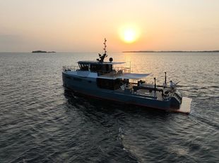 SHADOW YACHT FOR SALE / YACHT SUPPORT VESSEL FOR SALE