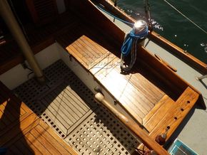 Golden Hind 31 Sailing Yacht - Cockpit