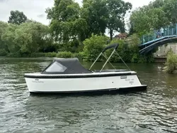 2022 Maxima 600
