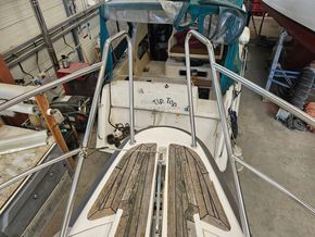 Nimbus 370 Commander  - Bow
