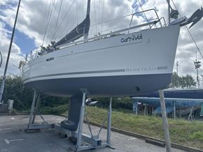 2010 Beneteau Oceanis 34 36