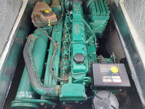 Orkney Pilothouse 24  - Engine