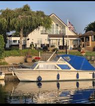 24ft Classic river cabin cruiser