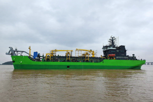 self-propelled suction hopper dredger 