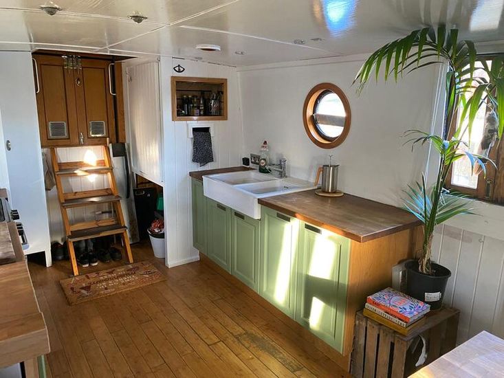 Beautiful 56ft x 10ft Narrow-Widebeam