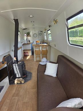 Spacious front room and kitchen