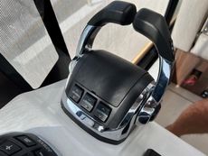 2018 Sealine C330