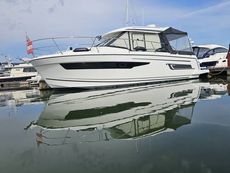 2020 Jeanneau Merry Fisher 895 Offshore