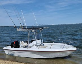 Triumph 21 Centre Console Fast Fisher - Exterior