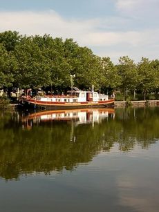 24m barge in France.