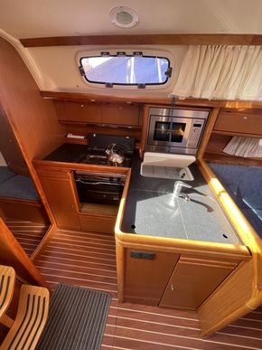 2010 Bavaria 34 Cruiser 30