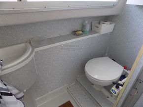 Sovereign 27 AFT DECK! - Heads