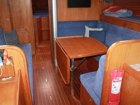 Wauquiez Centurion 38  - Saloon