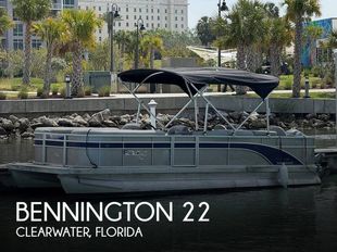 2023 Bennington S22 SS Rear Fish