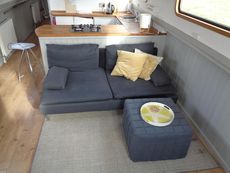 52x11 Wide beam with wheelhouse built 2009 by Maurice Hirst