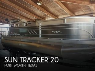 2022 Sun Tracker 20 DLX Party Barge