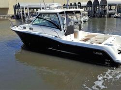 2014 Boston Whaler 315 Conquest