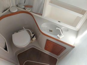 Hunter Horizon 30 Bilge Keel - Heads