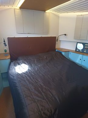 Captains cabin memory foam king size bed