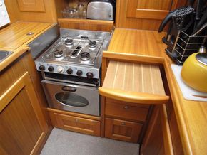 Nord West 410 with BJ Marine - galley