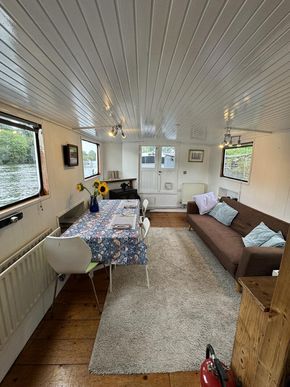 Saloon - Living Room IV