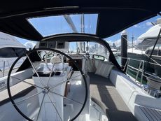 Exceptional condition Beneteau Oceanis 423 - Two Cabins