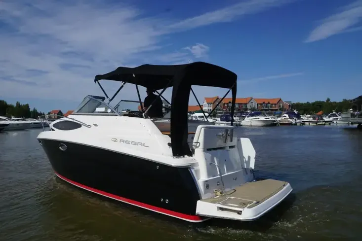 2005 Regal 2565 Window Express