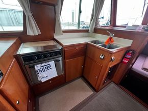 Faroe 360 Sedan  - Galley