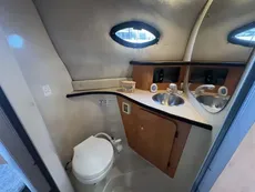 1999 Regal Commodore 242