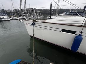 Southerly 38 Lifting keel  - Bow