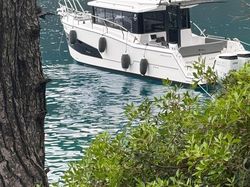 Custom-Built 31ft Motorboat