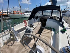 Bavaria 37  - Cockpit