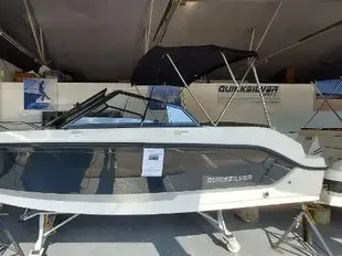 2023 Quicksilver 555 Activ Bowrider
