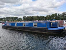Newly renovated and modern! 57ft Reverse Cruiser Stern- Adagio