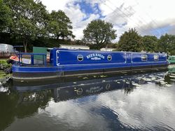 Bee's Knees 58' Cruiser Stern Narrowboat