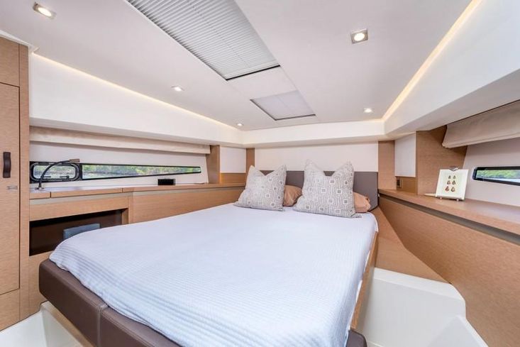 2023 Prestige 460 Fly